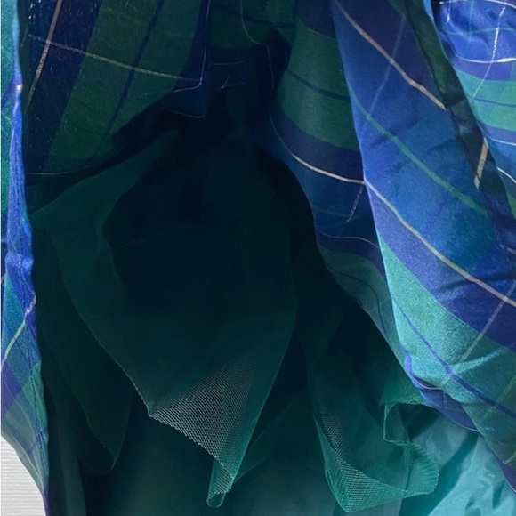 Tahari Girl, Velvet Top Dress and Plaid Skirt. Size 8 - Picture 7 of 9